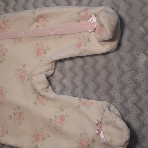 Baby girl footed sleeper. Sleep and play - Picture 5 of 9